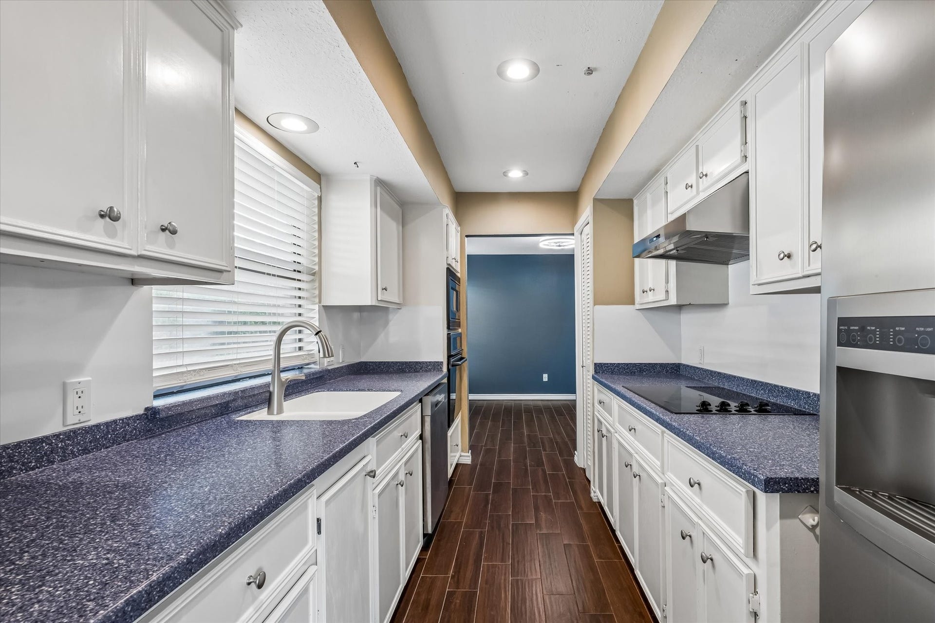 16607 Sunlight Way, Houston, TX 77058 16607 Sunlight Way, Houston, TX 77058