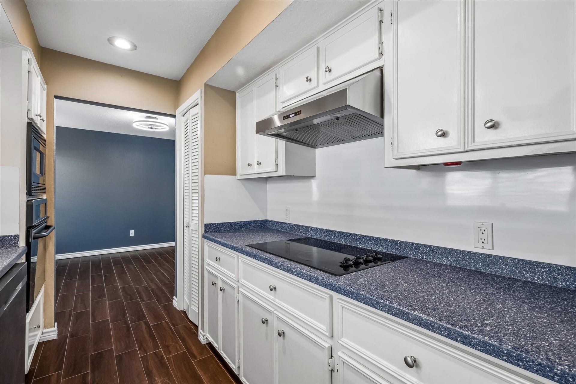 16607 Sunlight Way, Houston, TX 77058 16607 Sunlight Way, Houston, TX 77058