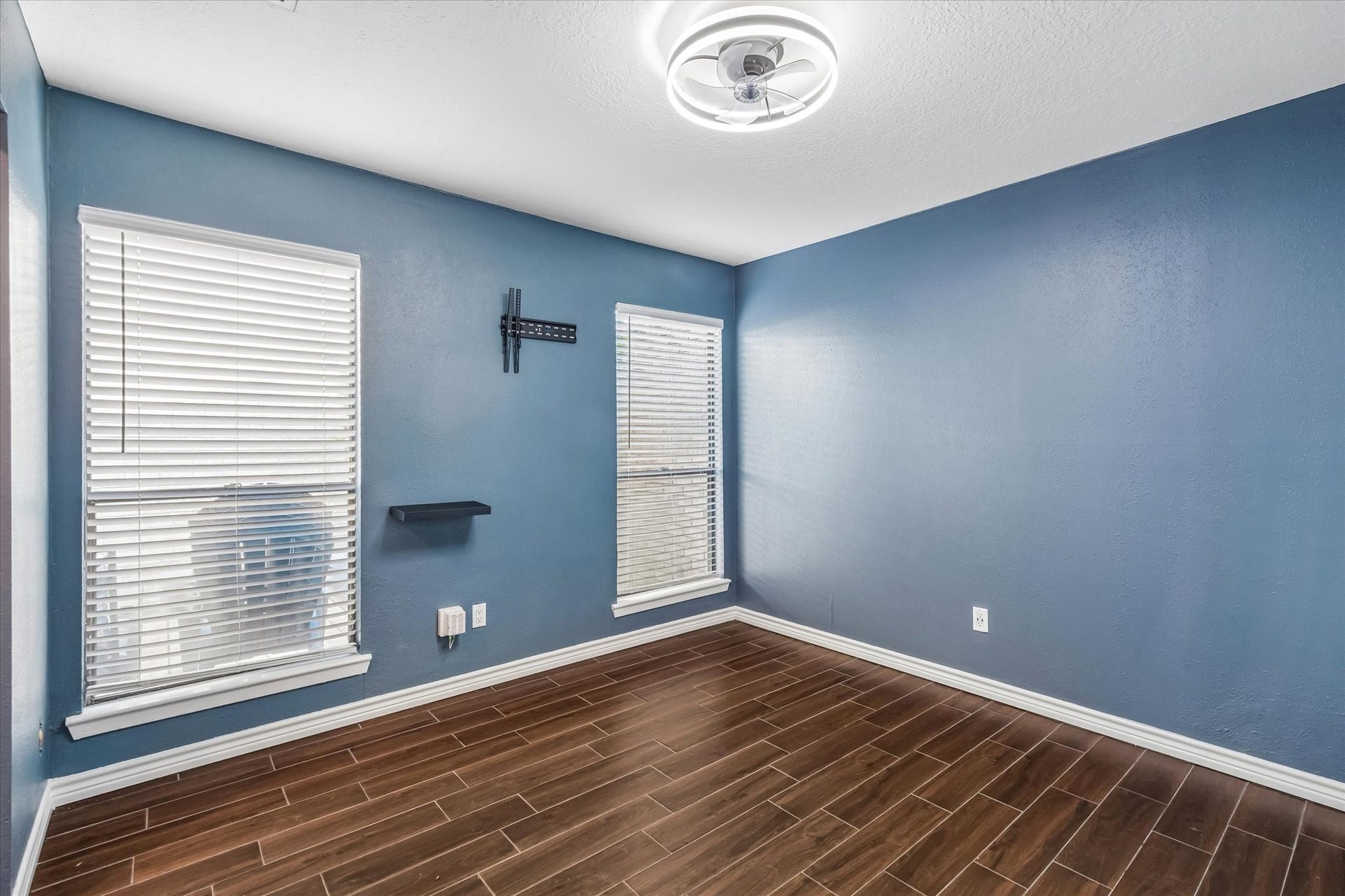 16607 Sunlight Way, Houston, TX 77058 FLX room Office/dining area