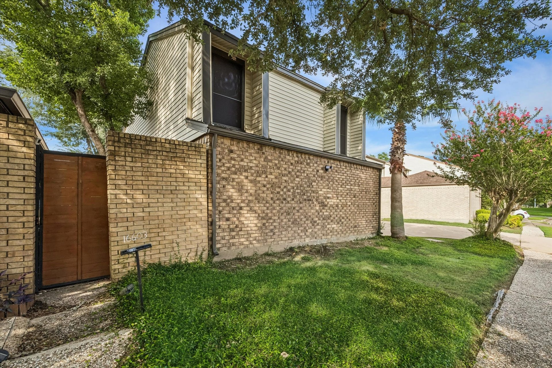 16607 Sunlight Way, Houston, TX 77058 16607 Sunlight Way, Houston, TX 77058