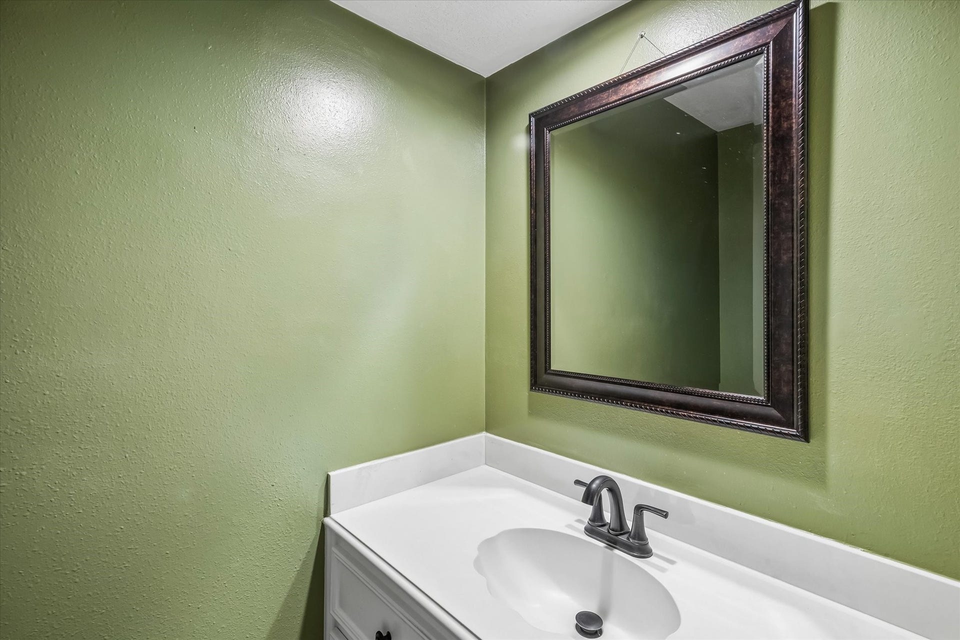 16607 Sunlight Way, Houston, TX 77058 Half bath