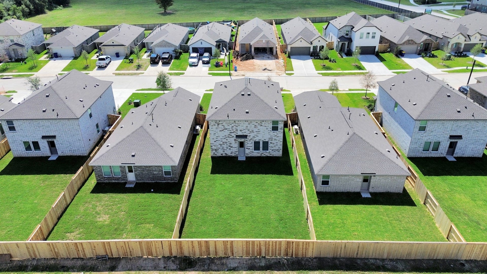 1631 Windrose Bend, Angleton, TX 77515 1631 Windrose Bend, Angleton, TX 77515