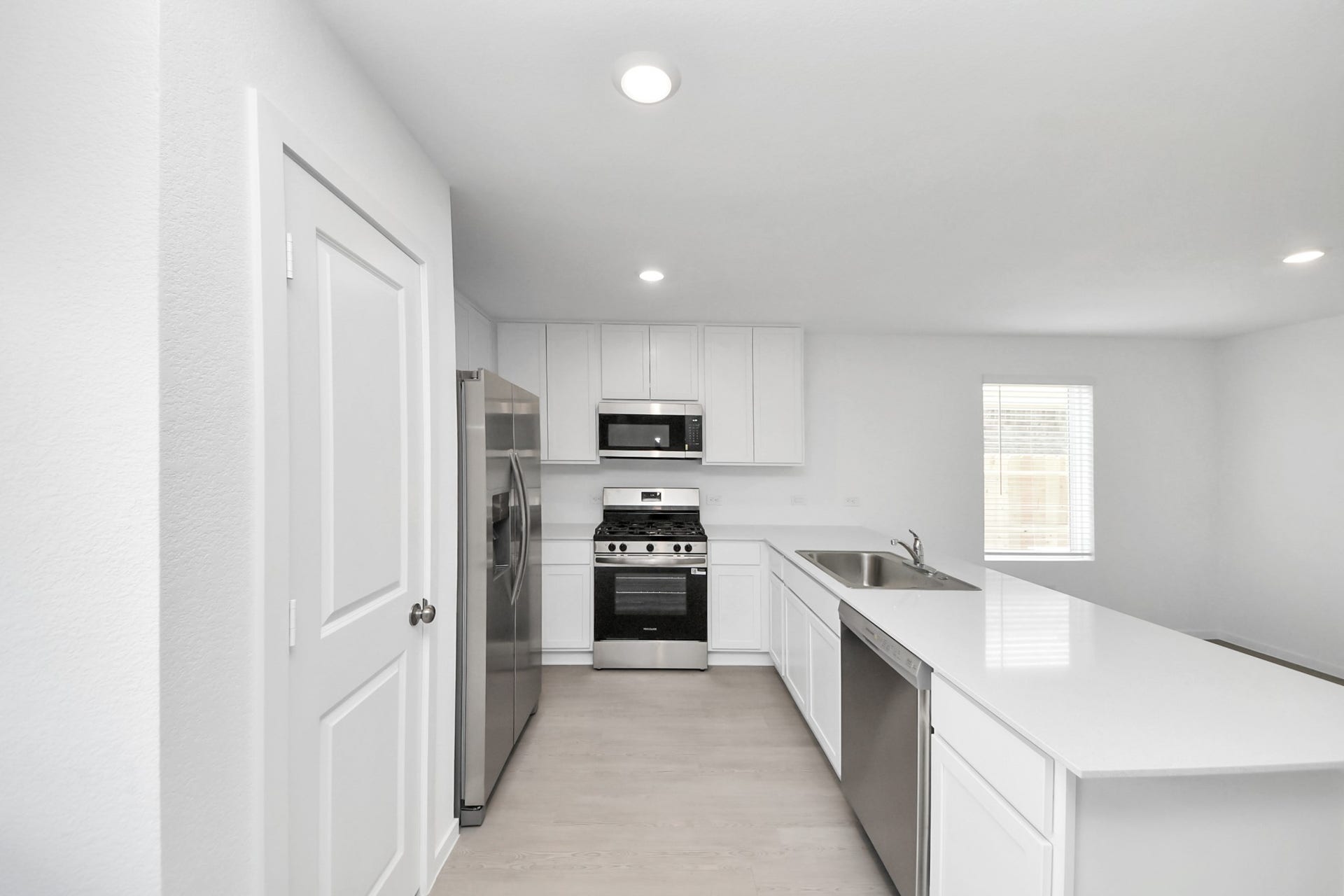 1631 Windrose Bend, Angleton, TX 77515 1631 Windrose Bend, Angleton, TX 77515