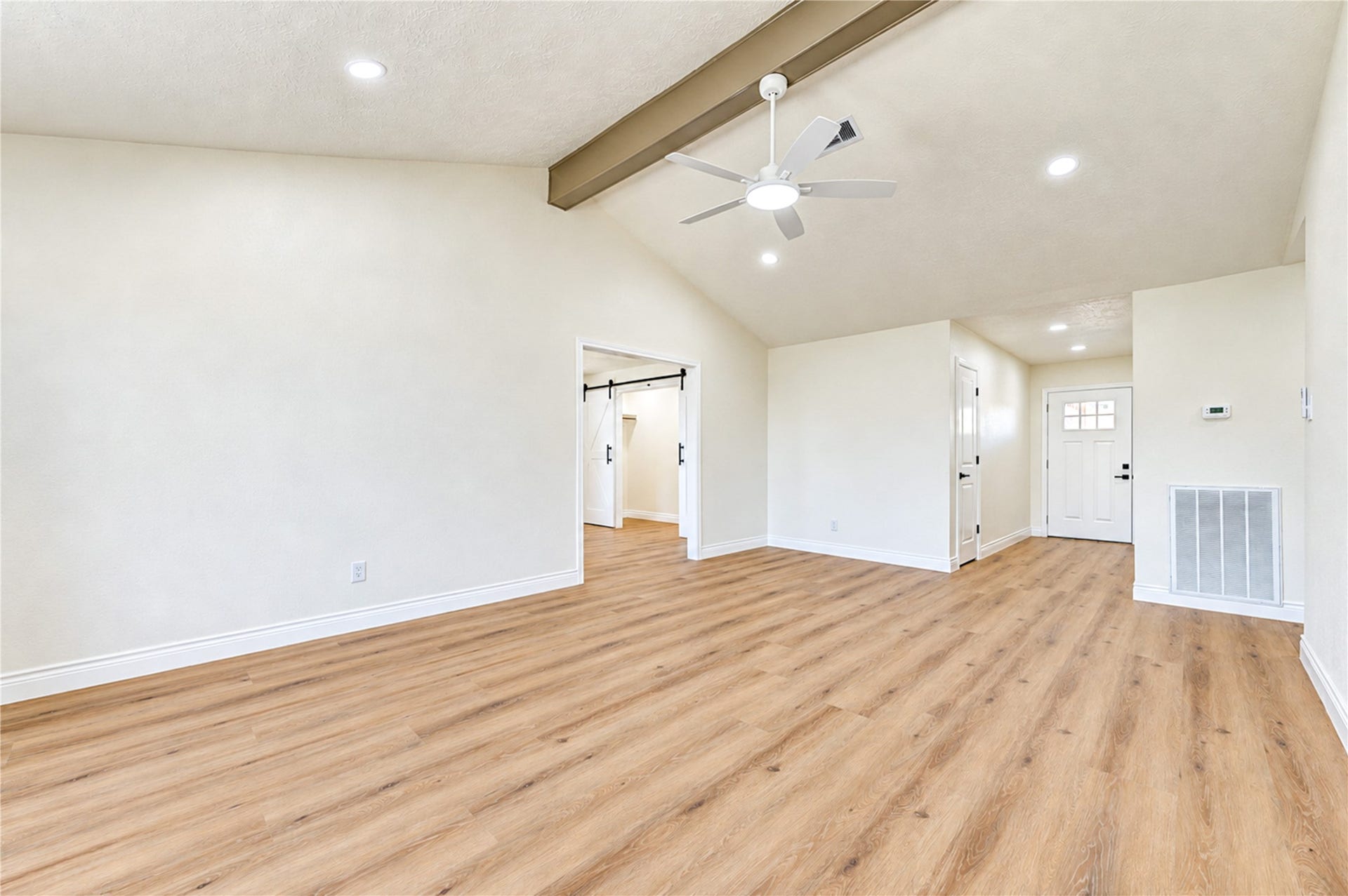 10012 Hummingbird Street, La Porte, TX 77571 10012 Hummingbird Street, La Porte, TX 77571