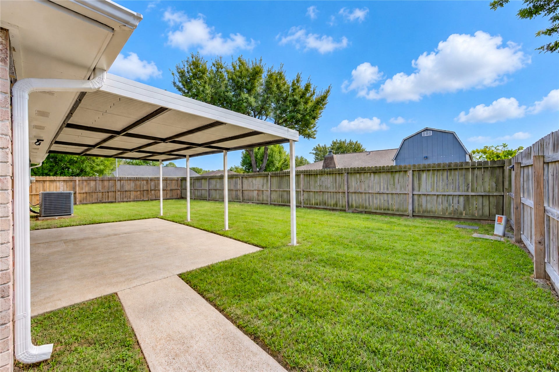 10012 Hummingbird Street, La Porte, TX 77571 10012 Hummingbird Street, La Porte, TX 77571