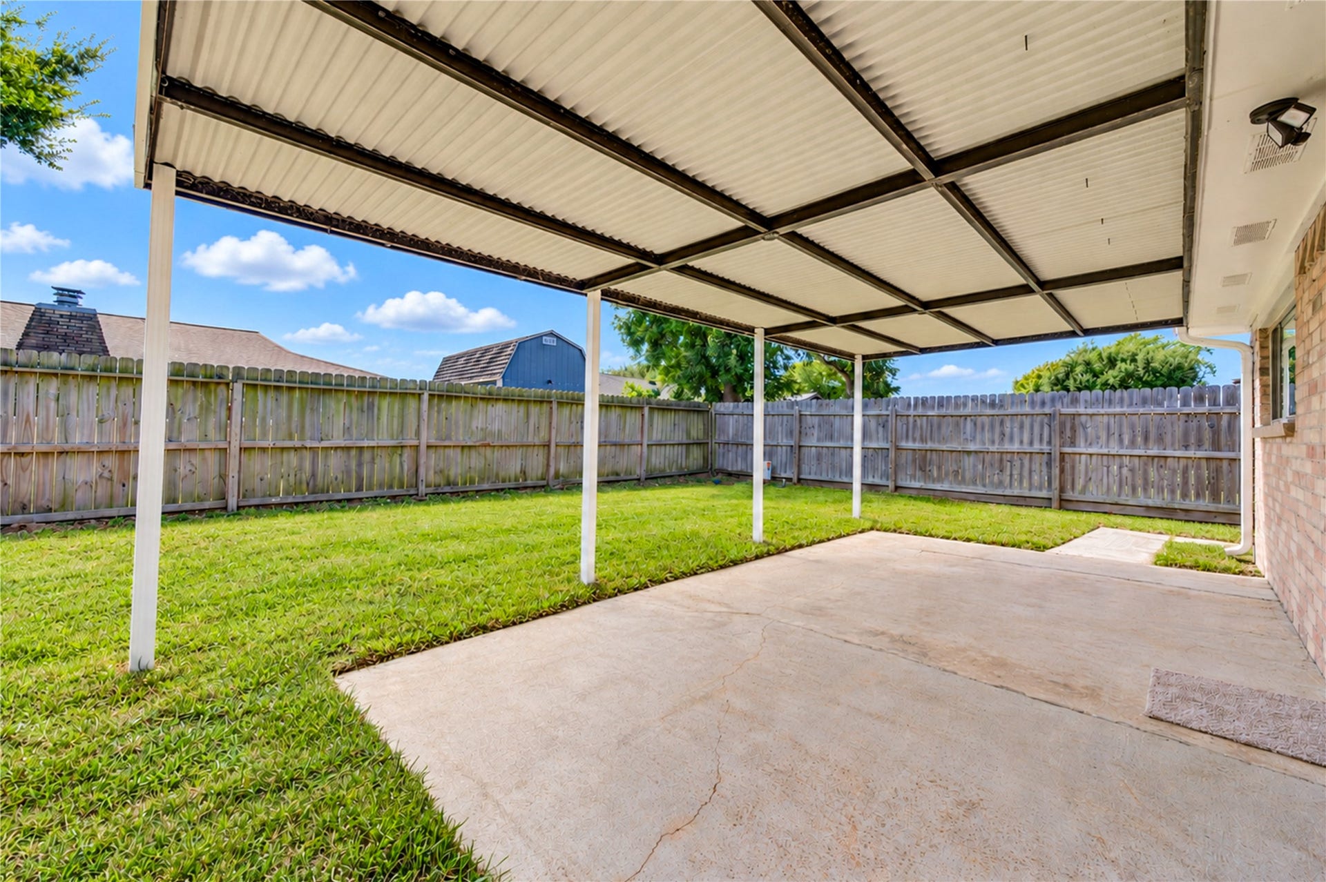 10012 Hummingbird Street, La Porte, TX 77571 10012 Hummingbird Street, La Porte, TX 77571