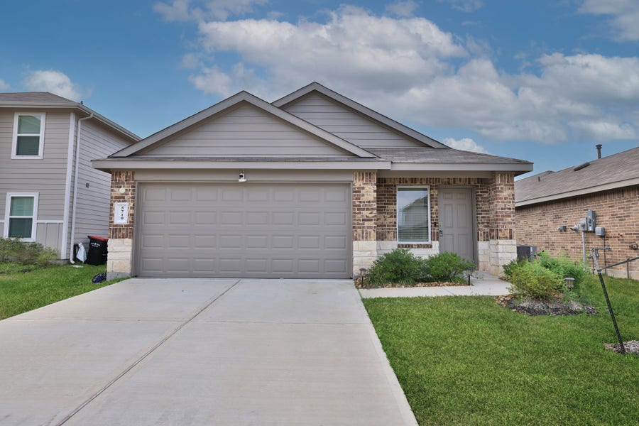 Property photo for 5710 Vintage Oakmont Drive, Spring, TX