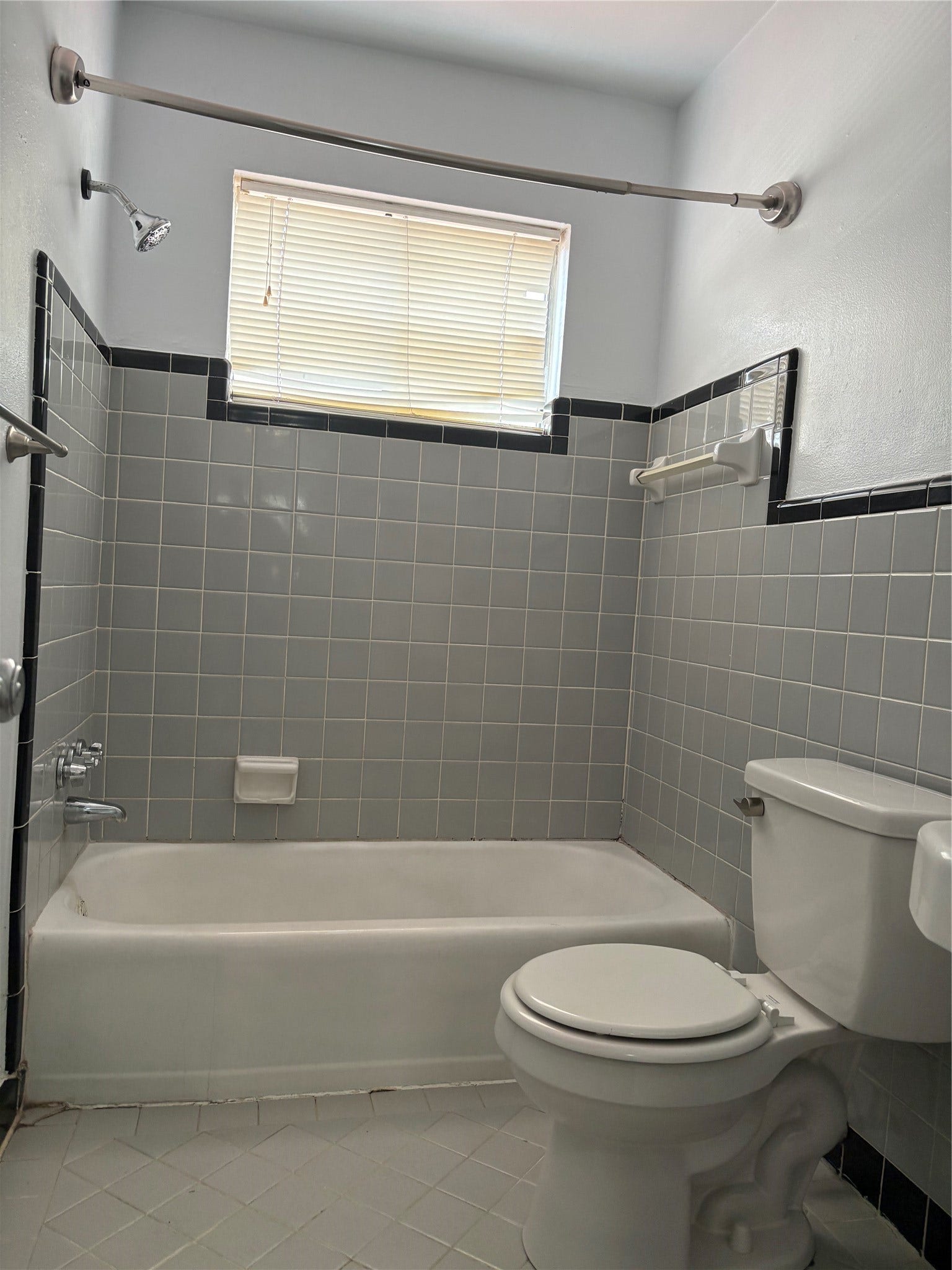 1915 Branard Street, #10, Houston, TX 77098 Bathroom with shower tub combo