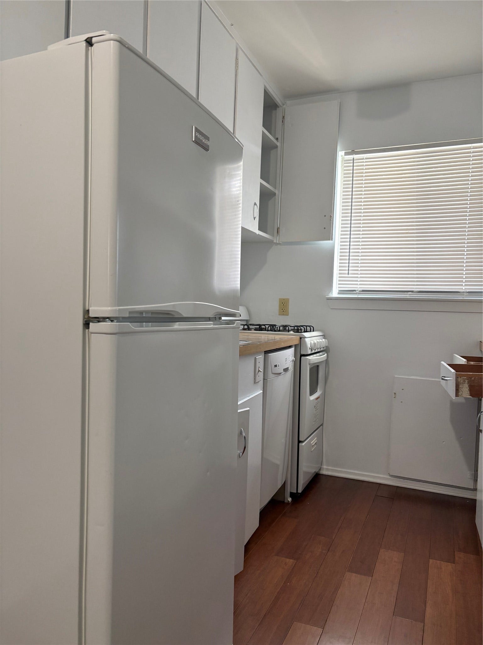 1915 Branard Street, #10, Houston, TX 77098 Kitchen with included refrigerator