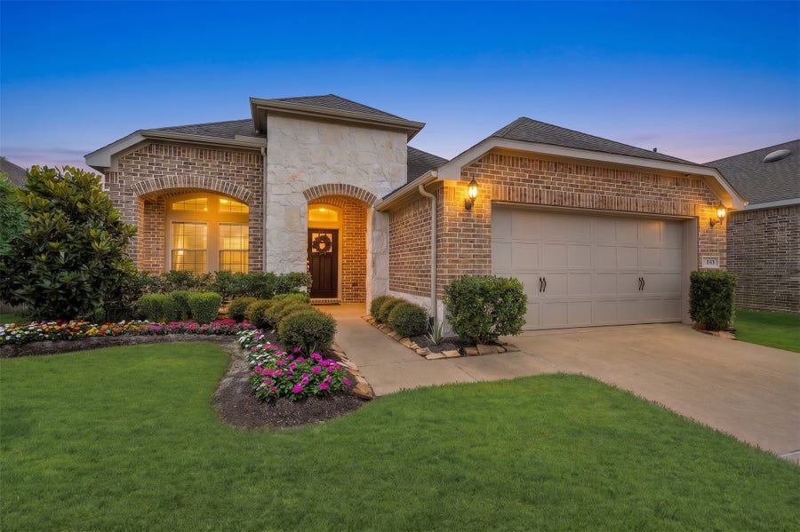 Property photo for 143 Castlegate Lane, Houston, TX