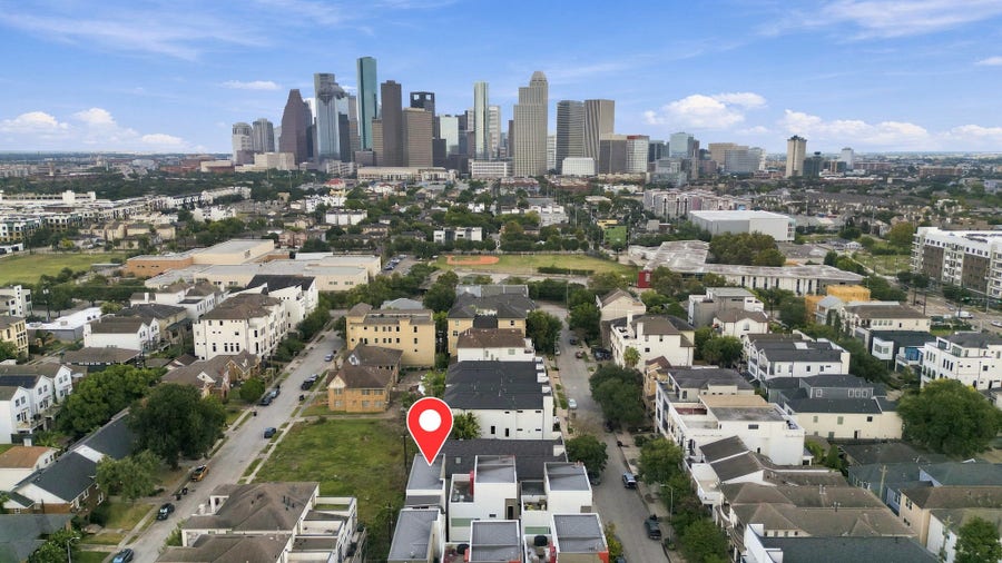 Property photo for 434 W Bell Street, Houston, TX