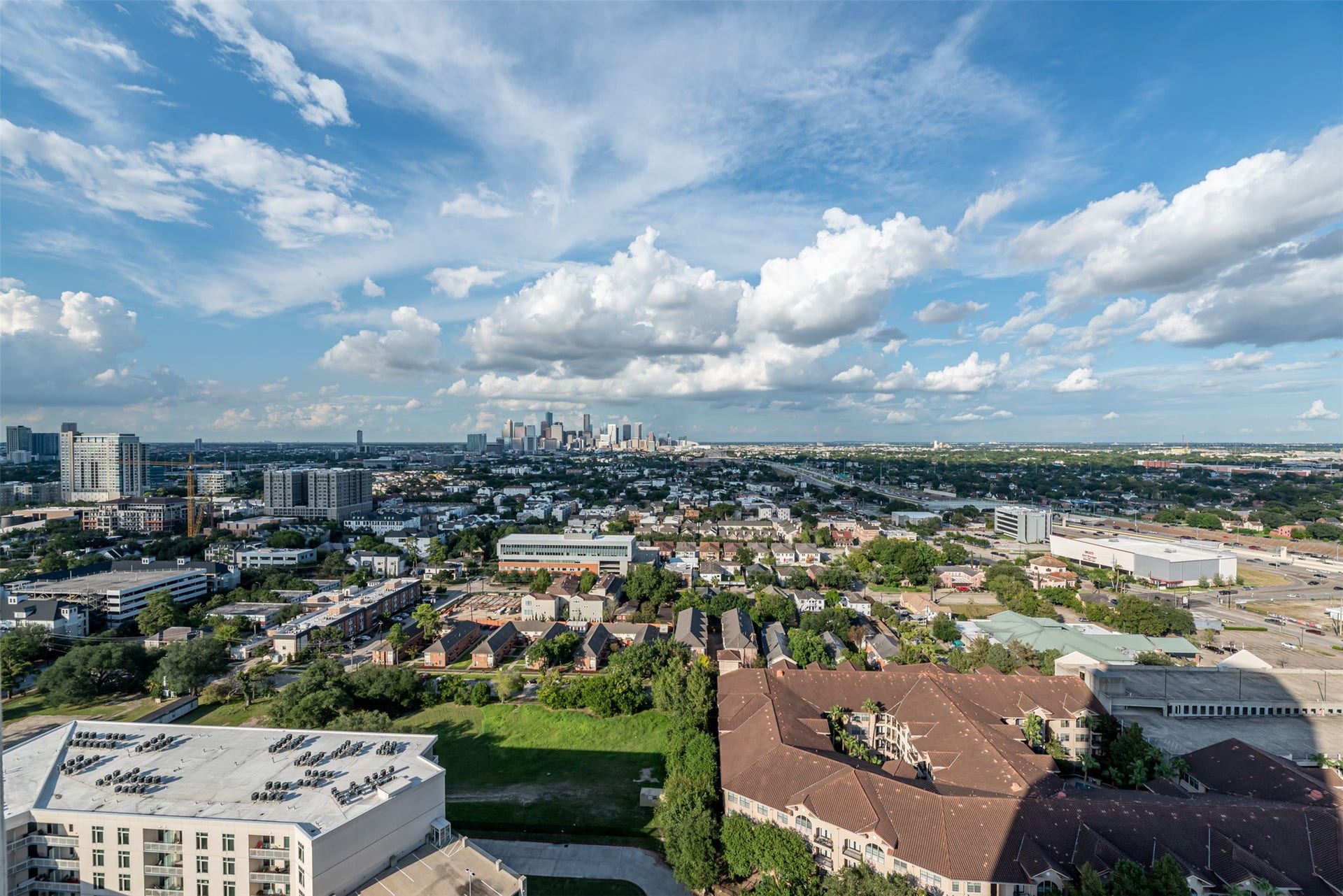 1701 Hermann Drive, #24B, Houston, TX 77004 1701 Hermann Drive, #24B, Houston, TX 77004