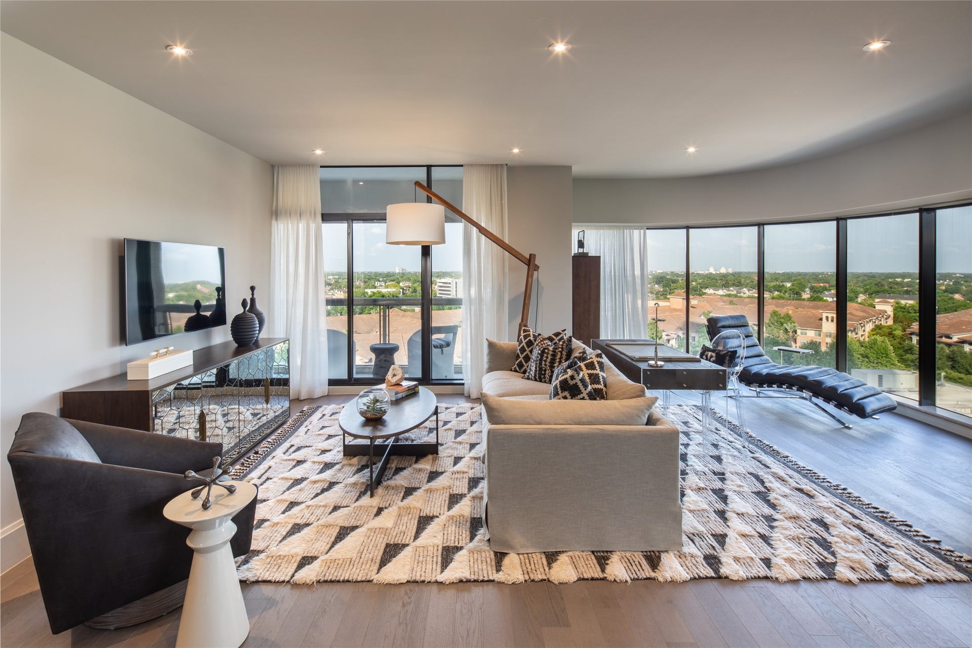 1701 Hermann Drive, #24B, Houston, TX 77004 1701 Hermann Drive, #24B, Houston, TX 77004