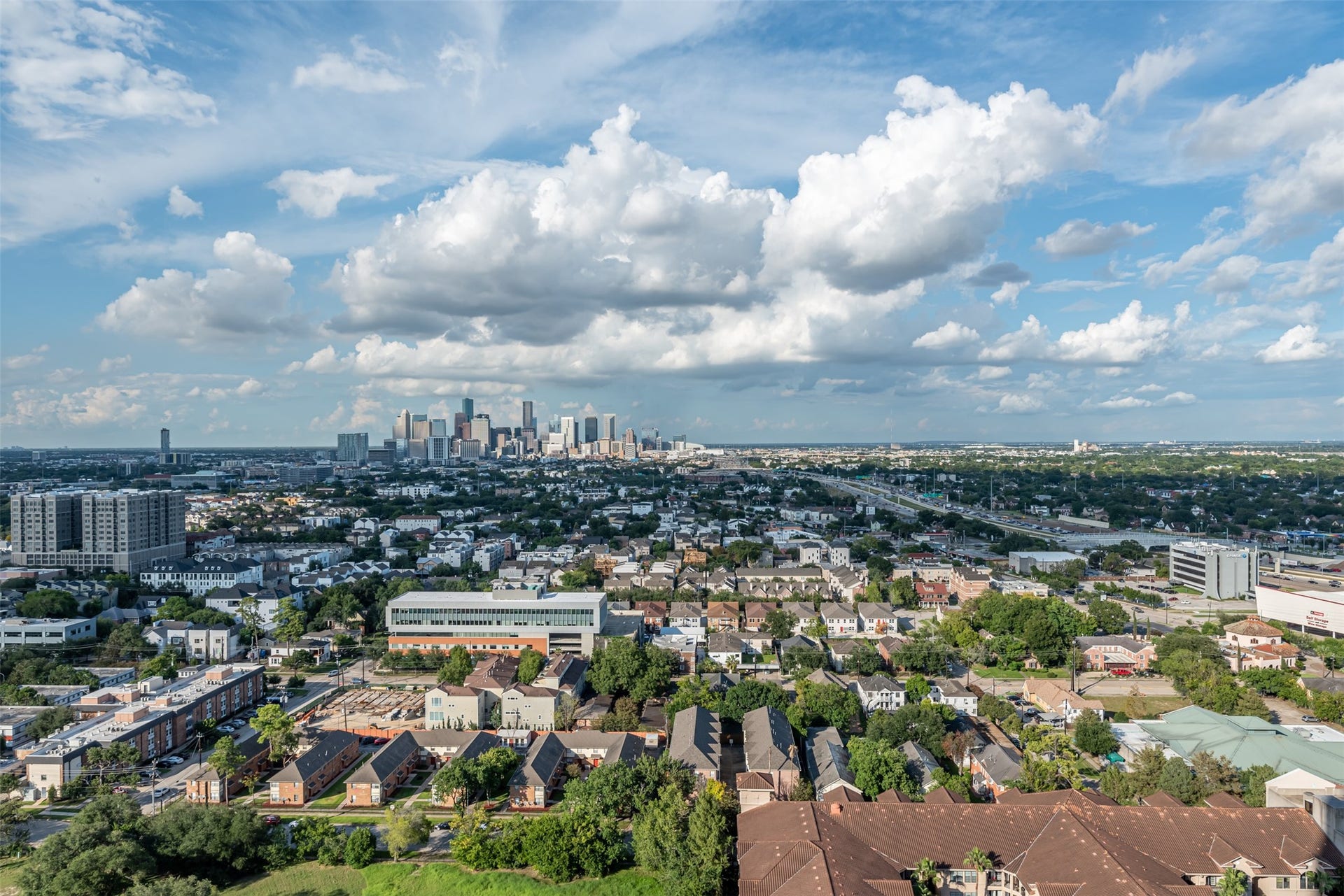 1701 Hermann Drive, #24B, Houston, TX 77004 1701 Hermann Drive, #24B, Houston, TX 77004