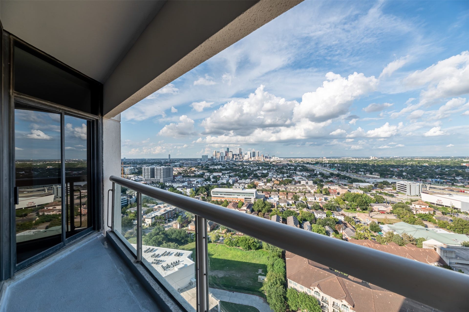 1701 Hermann Drive, #24B, Houston, TX 77004 1701 Hermann Drive, #24B, Houston, TX 77004