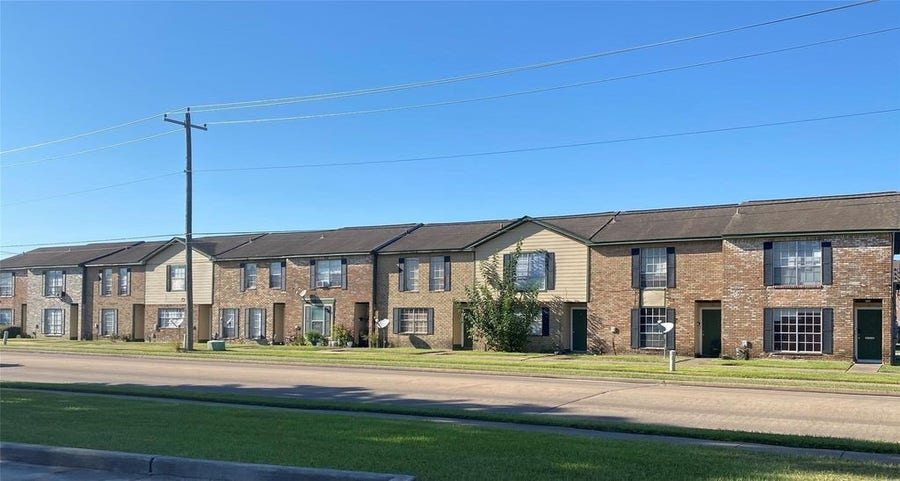 Property photo for 101 Hospital Dr No, #1, Angleton, TX