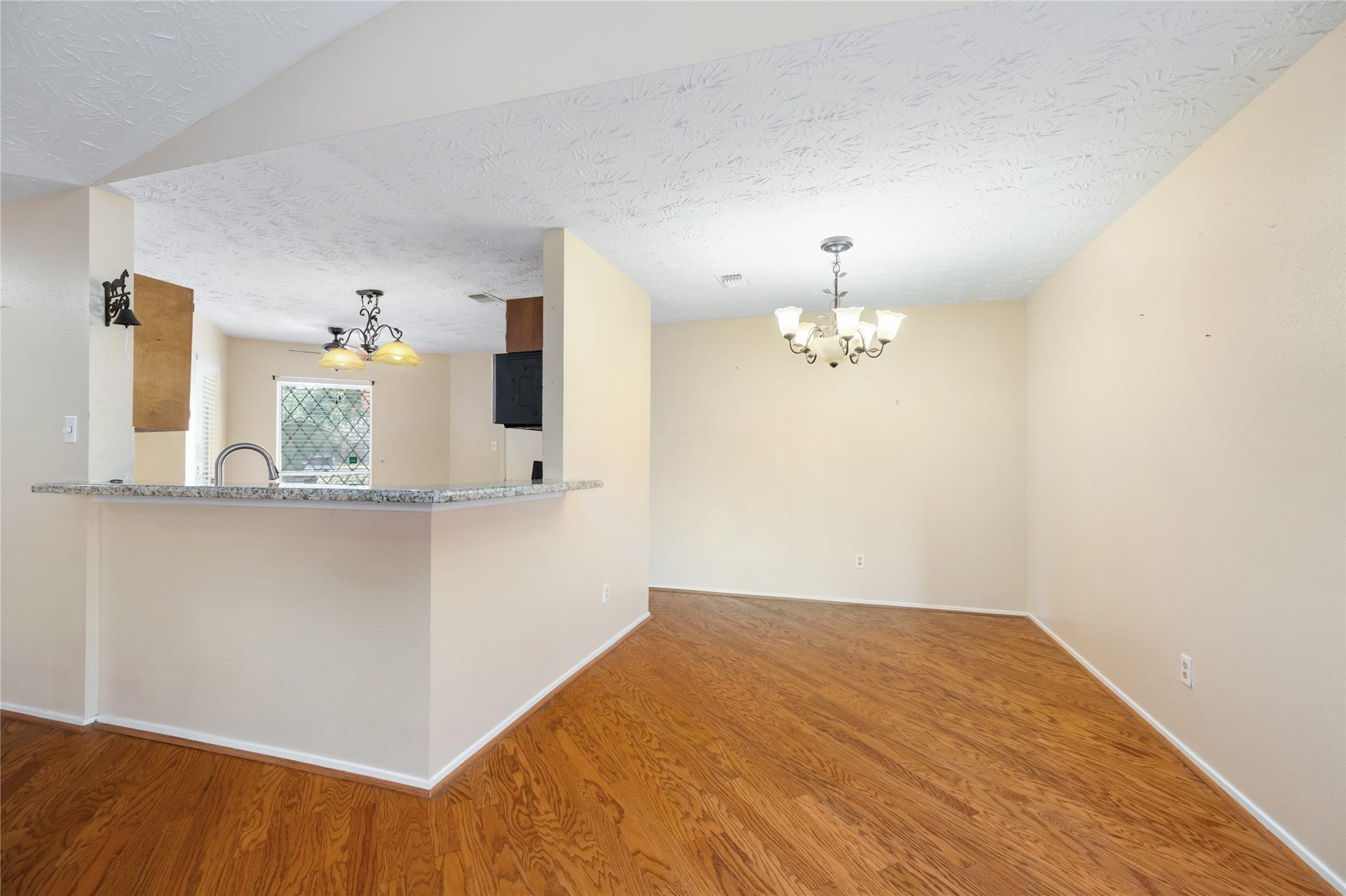 Dining room and bar