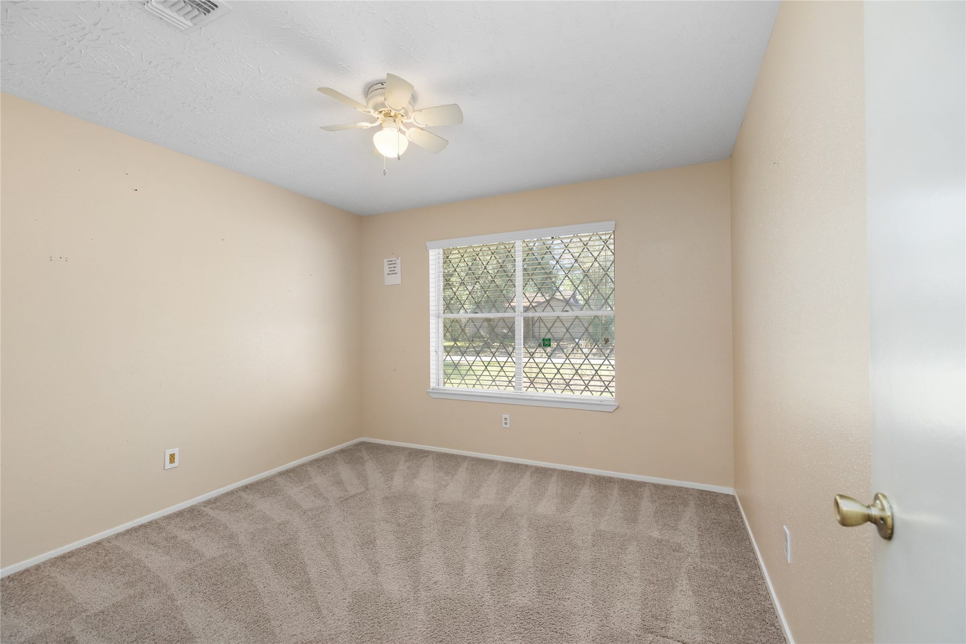 2nd bedroom in front of home