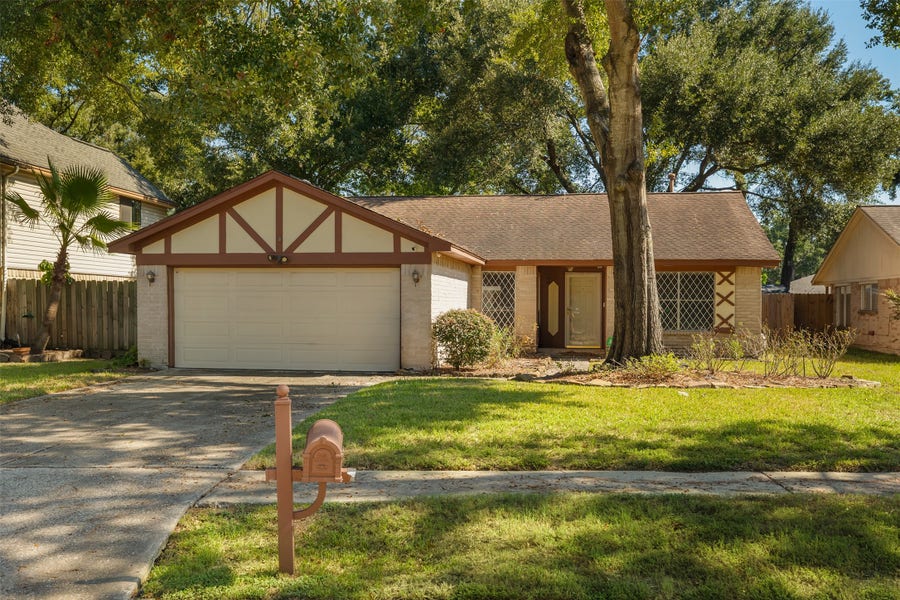Property photo for 17314 Thorhill Street, Spring, TX