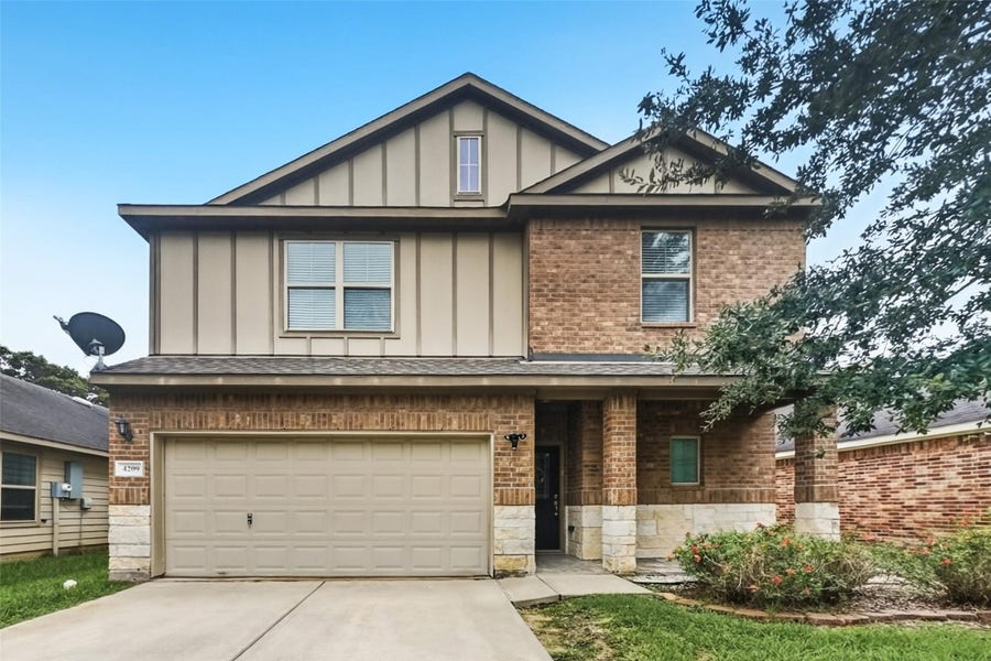 Property photo for 4209 Country Club Drive, Dickinson, TX