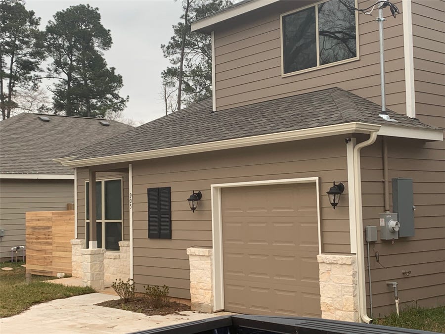 Property photo for 905 Chickasaw Drive, Conroe, TX