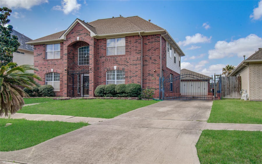 Property photo for 6626 Sunrise Valley Lane, Houston, TX
