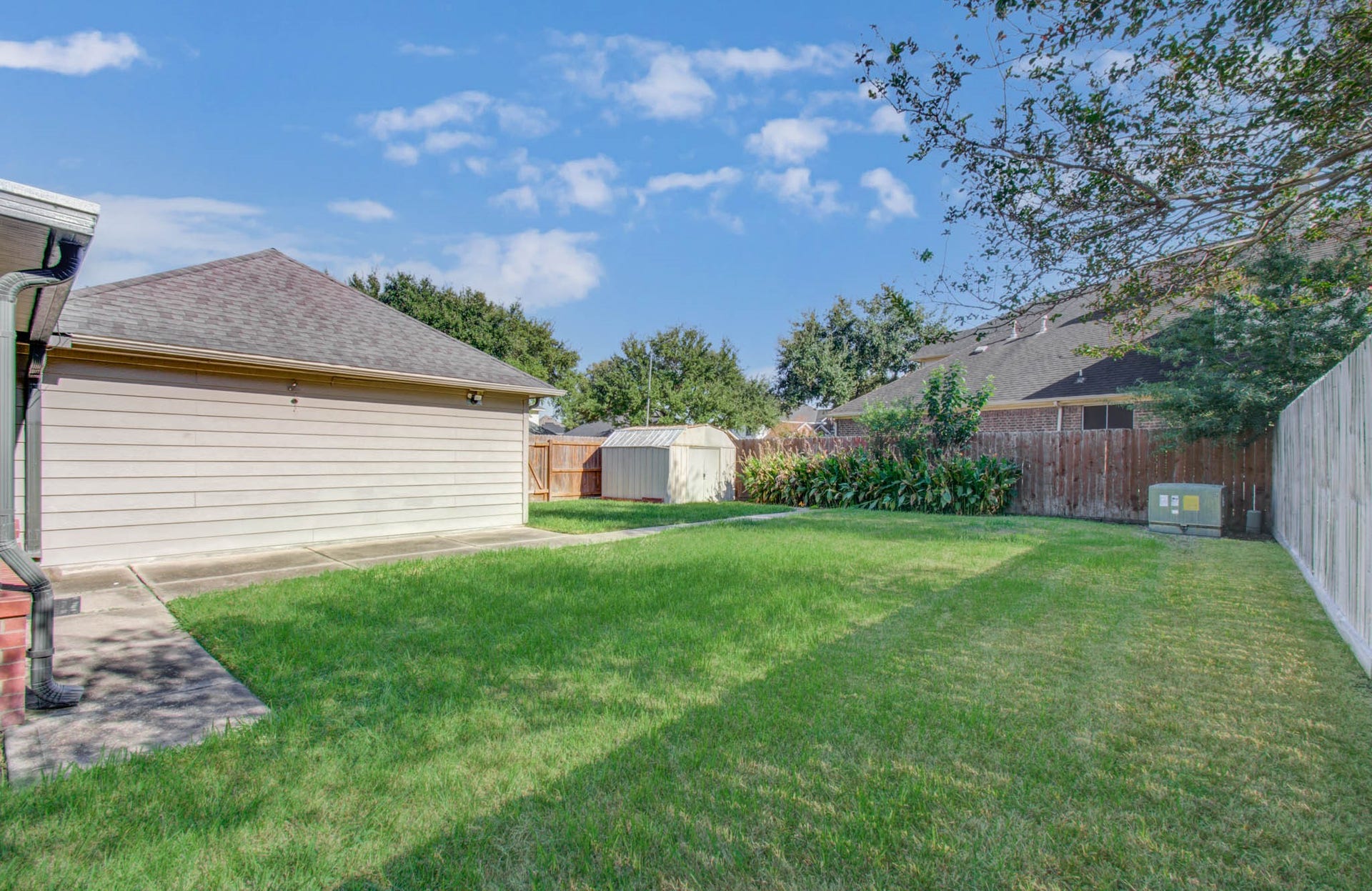 103 Esplanade Place, Stafford, TX 77477