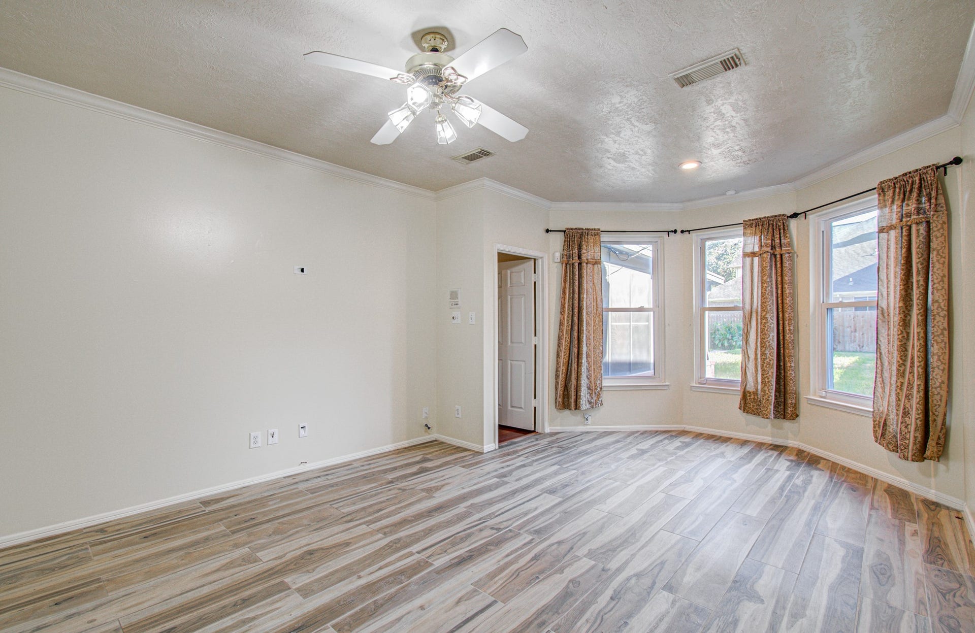 103 Esplanade Place, Stafford, TX 77477