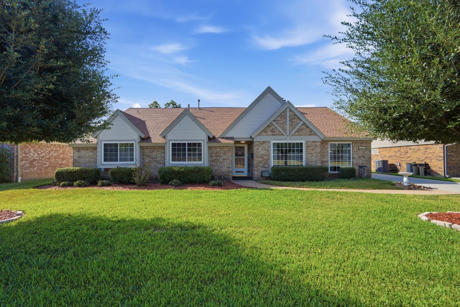 Property photo for 3416 E Orange Street, Pearland, TX