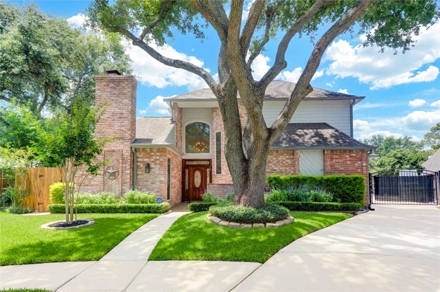 Property photo for 2114 Ashgrove Drive, Houston, TX
