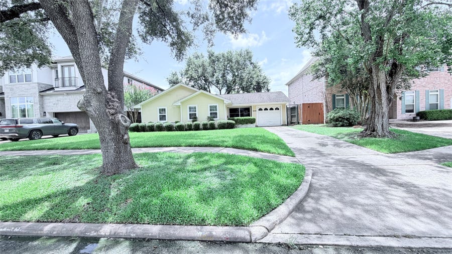 Property photo for 5235 Mimosa Drive, Bellaire, TX