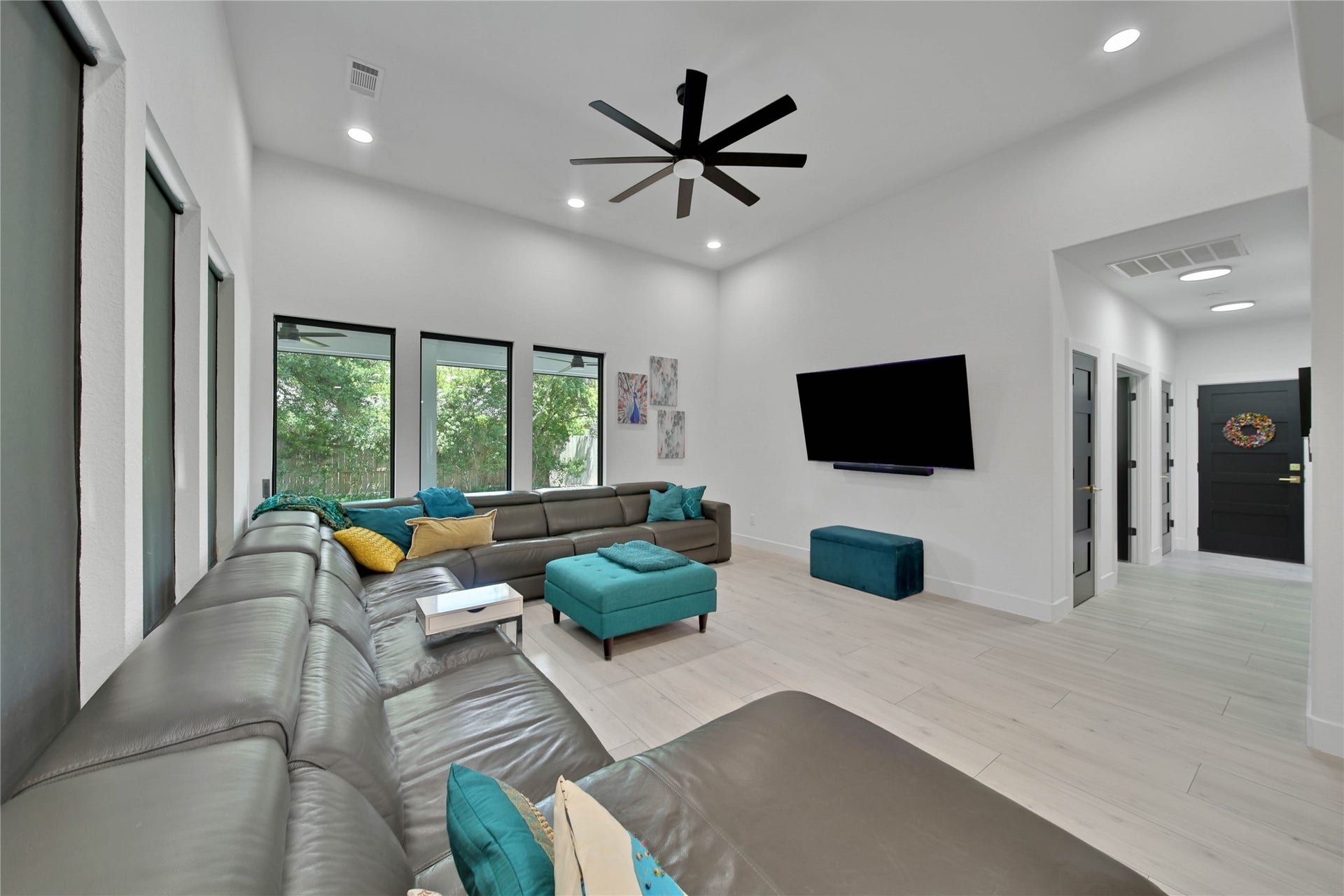 142 Pronghorn Place, Montgomery, TX 77316 Living Room.