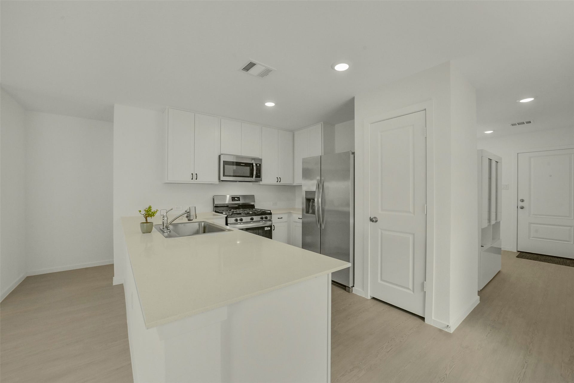 911 Lago Laceno Lane, Huffman, TX 77336 911 Lago Laceno Lane, Huffman, TX 77336