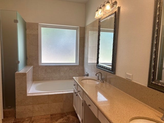 1018 Wentworth Drive, Pearland, TX 77584