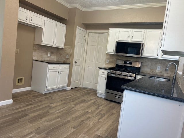 1018 Wentworth Drive, Pearland, TX 77584