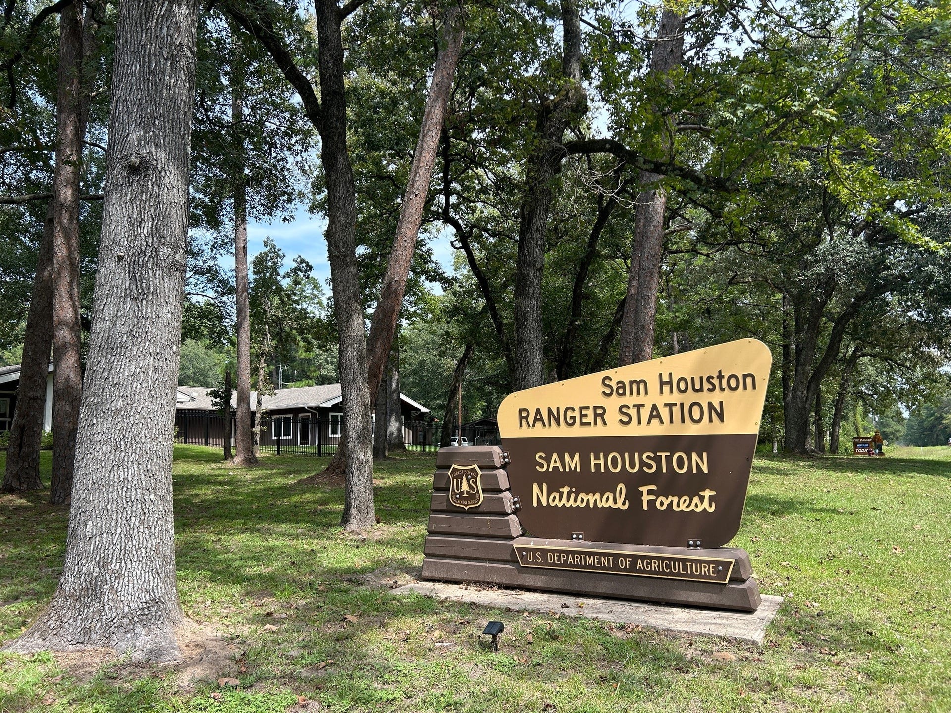 19560 Stripe Hill Bend, Montgomery, TX 77316 Sam Houston National Forest for hiking and camping.