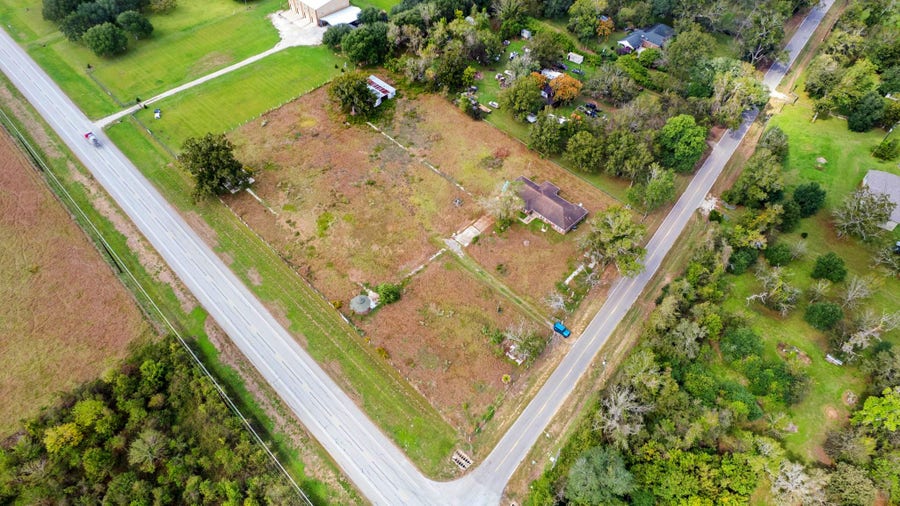 Property photo for 7442 County Road 42, Rosharon, TX