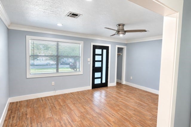658 Sulphur Street, Houston, TX 77034 658 Sulphur Street, Houston, TX 77034