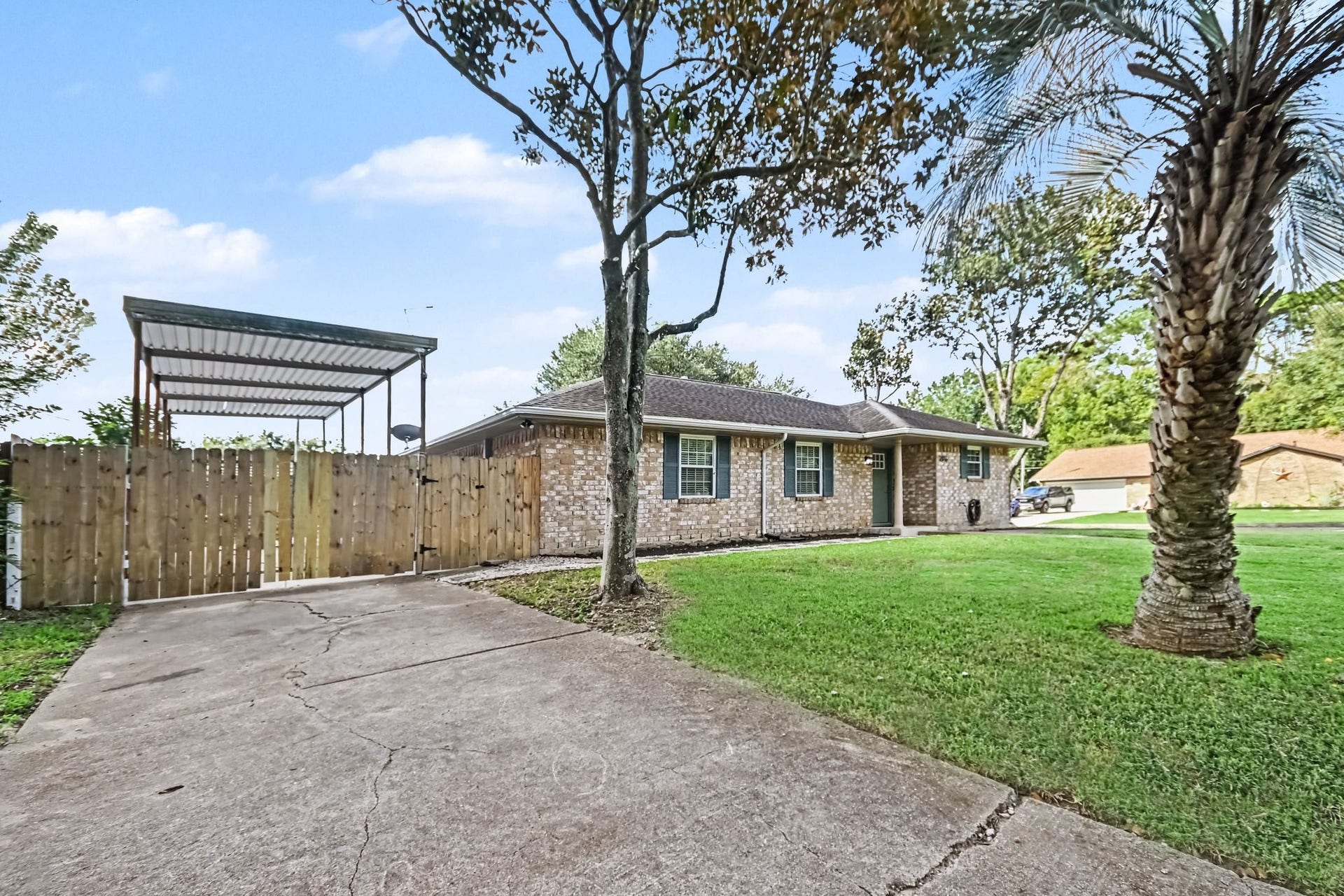 2010 Tanglebriar Lane, Dickinson, TX 77539 2010 Tanglebriar Lane, Dickinson, TX 77539