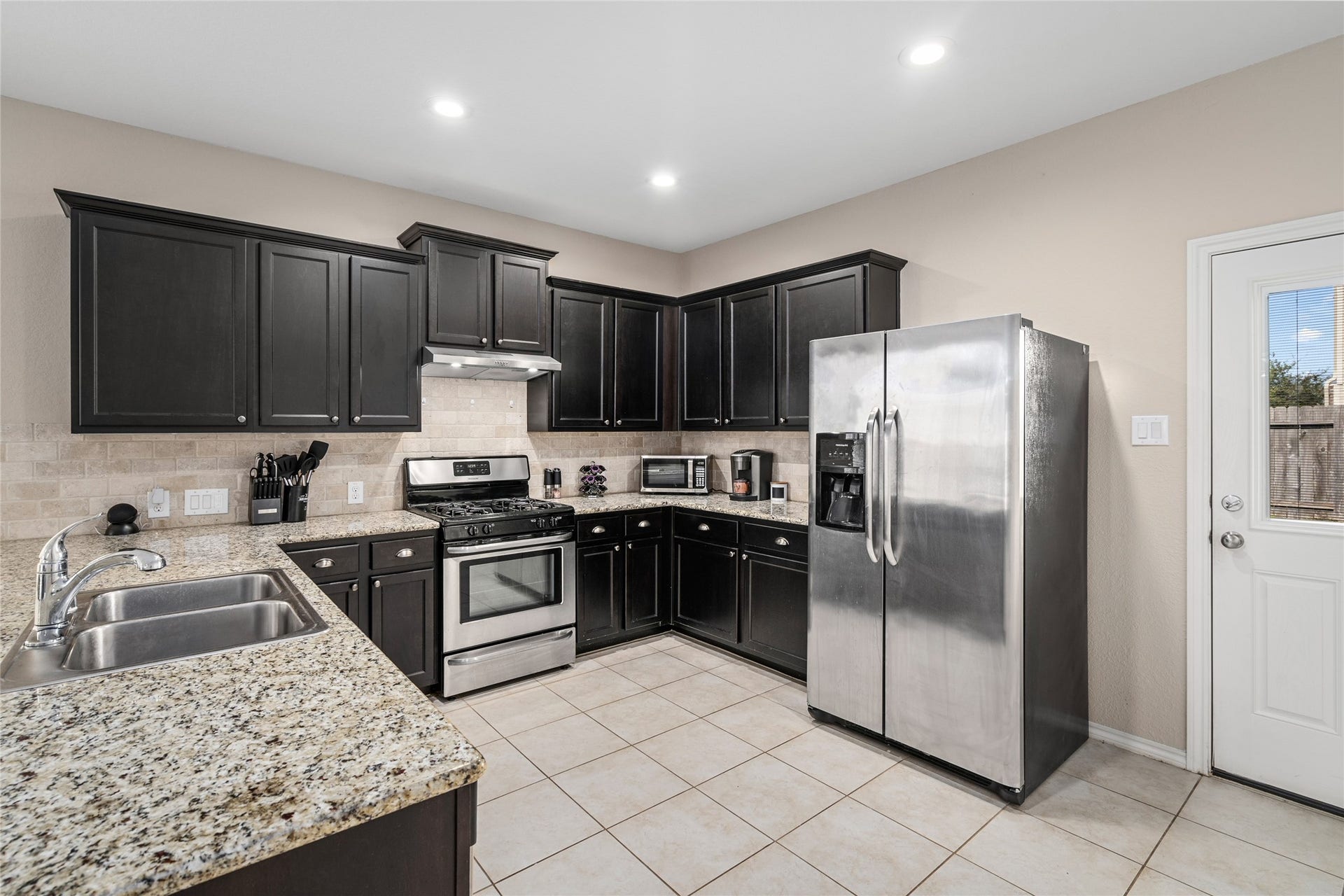 3058 Hawthorne Glen Lane, Dickinson, TX 77539 Kitchen