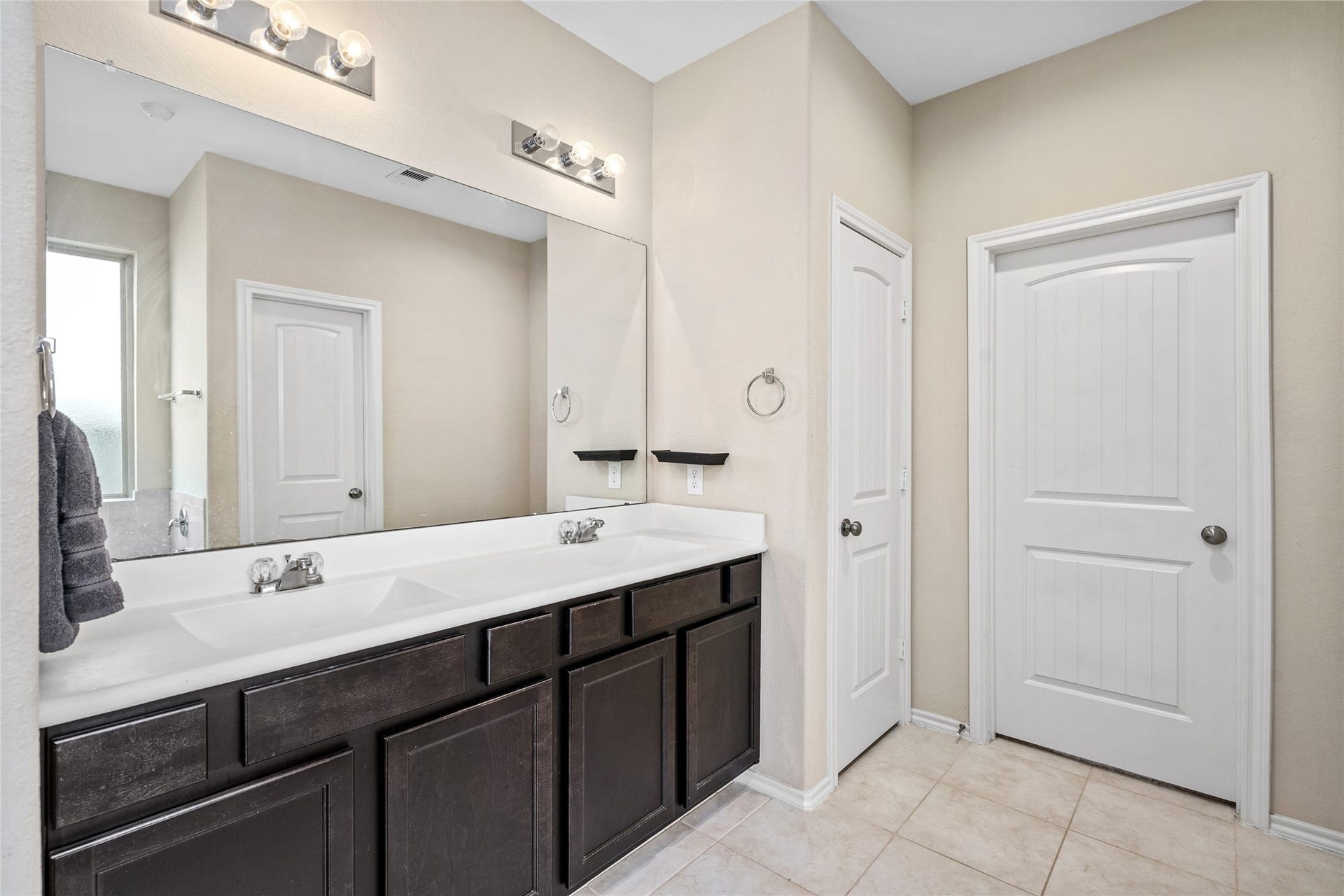 3058 Hawthorne Glen Lane, Dickinson, TX 77539 Primary Bathroom
