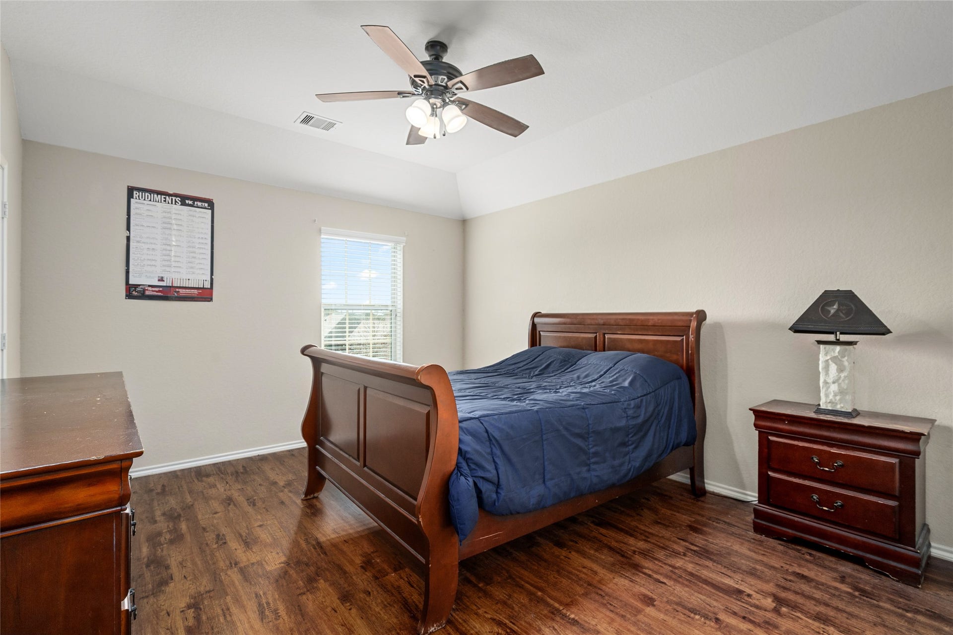 3058 Hawthorne Glen Lane, Dickinson, TX 77539 Upstairs Bedroom