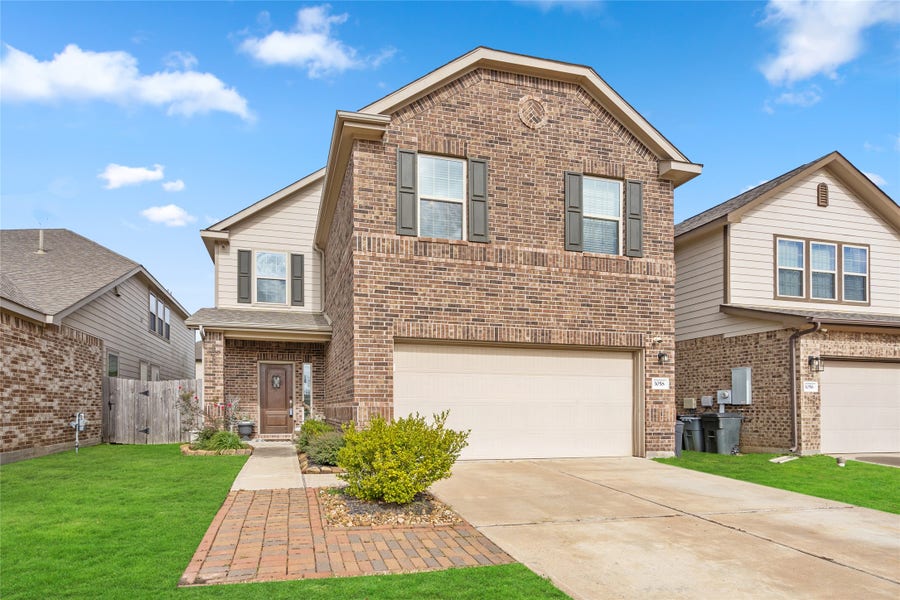 Property photo for 3058 Hawthorne Glen Lane, Dickinson, TX