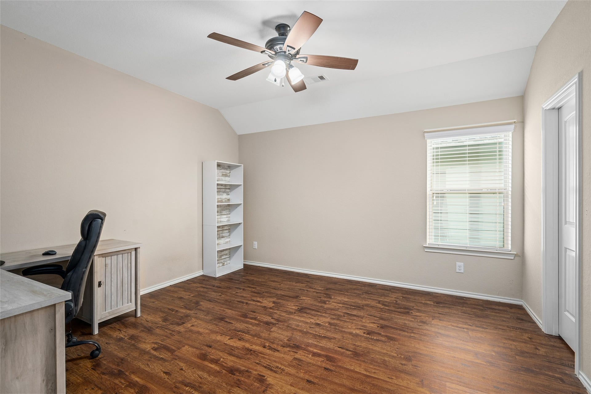 3058 Hawthorne Glen Lane, Dickinson, TX 77539 Upstairs Bedroom