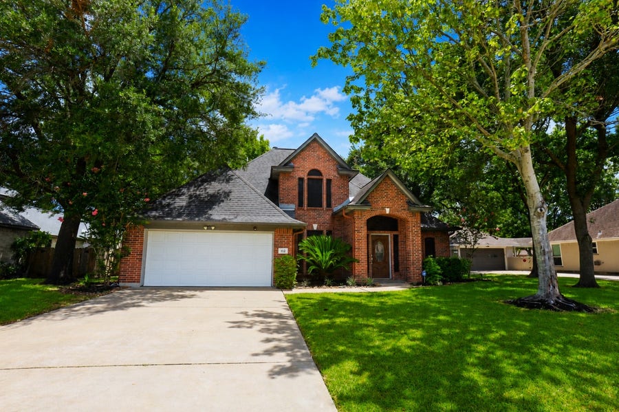 Property photo for 112 Portulaca Street, Lake Jackson, TX