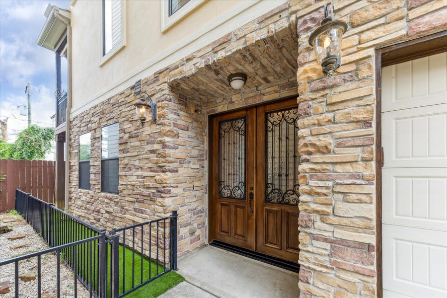 Property photo for 1512 Thompson Street, #3, Houston, TX