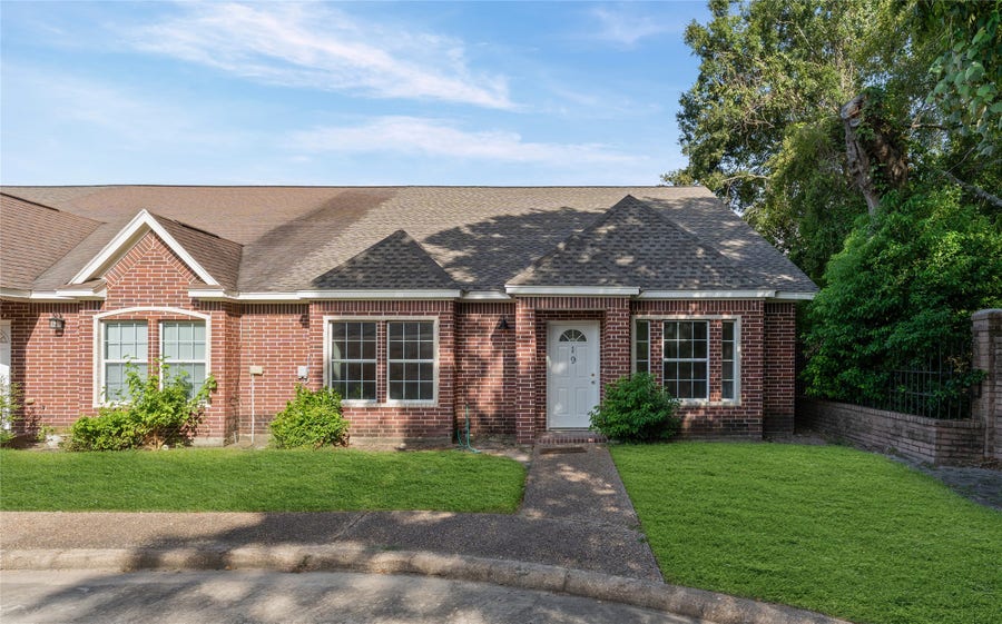 Property photo for 1310 E James Street, #19, Baytown, TX