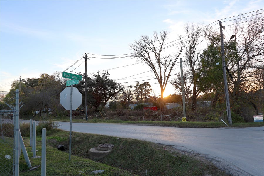 Property photo for 5822 Almeda Genoa Road, Houston, TX