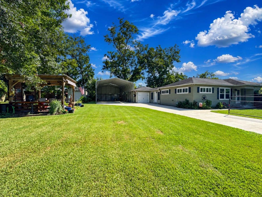 Property photo for 4435 11th Street, Bacliff, TX