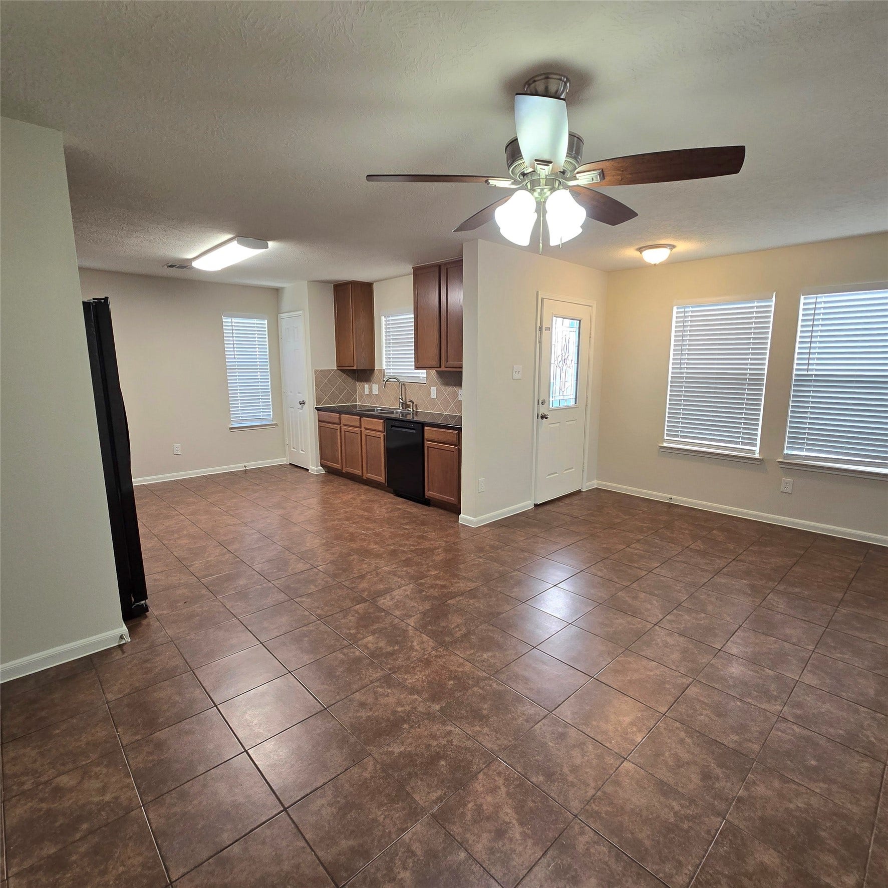 12006 Audubon Hill Court, Houston, TX 77038 Great open area, perfect for entertaining.